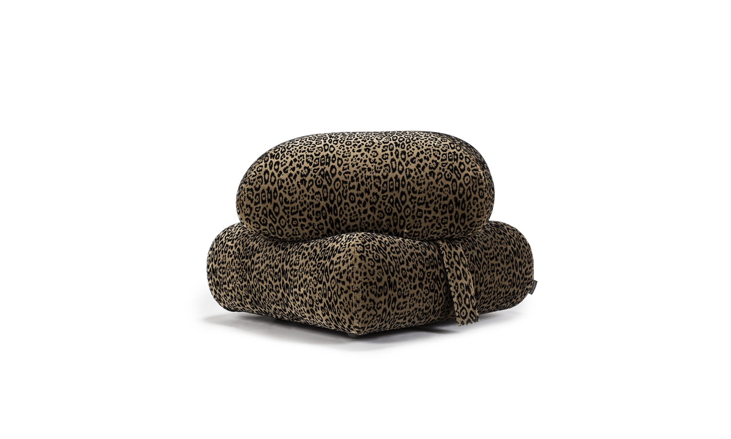 poufs_napoleon_hamiltonconte_packshot3-.jpg